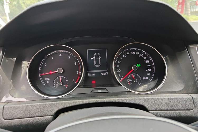 Used Volkswagen Golf 2016 230TSI Automatic Luxury Version Instrument Cluster