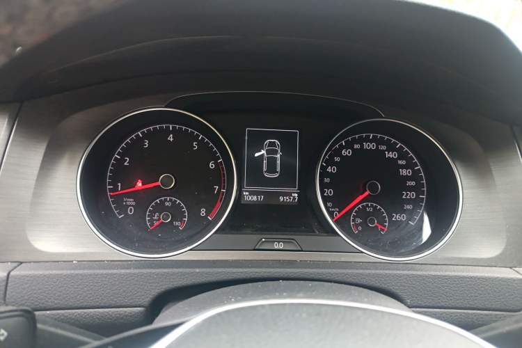 Used Volkswagen Golf 2016 230TSI Automatic Comfort Version Instrument Cluster