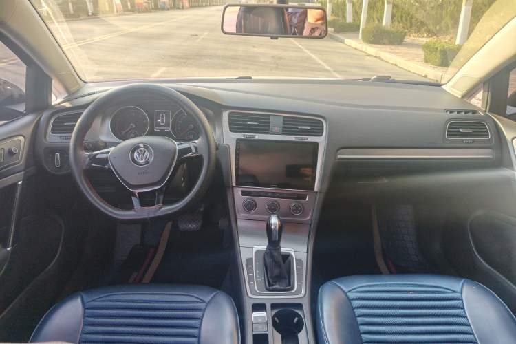 Used Volkswagen Golf 2016 230TSI Automatic Comfort Version Interior 2