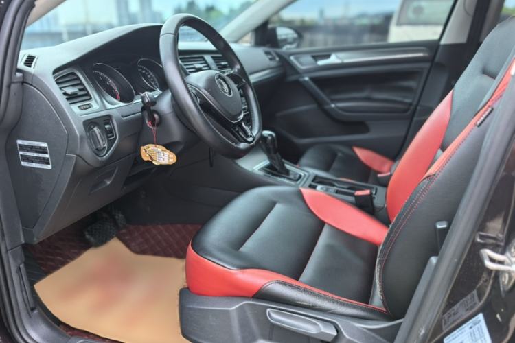 Used Volkswagen Golf 2016 1.6L Automatic Comfort Model Interior 2