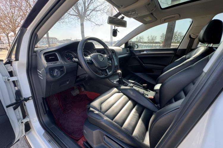 Used Volkswagen Golf 2016 230TSI Automatic Luxury Version Interior 2