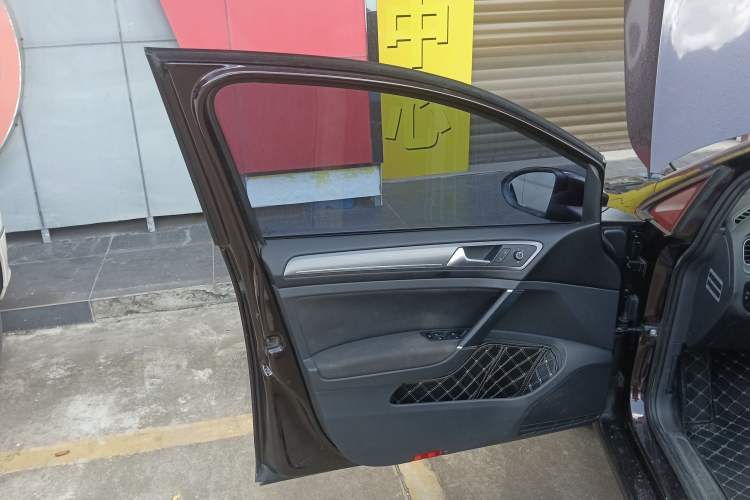 Used Volkswagen Golf 2016 230TSI Automatic Comfort Version Left Front Door Interior