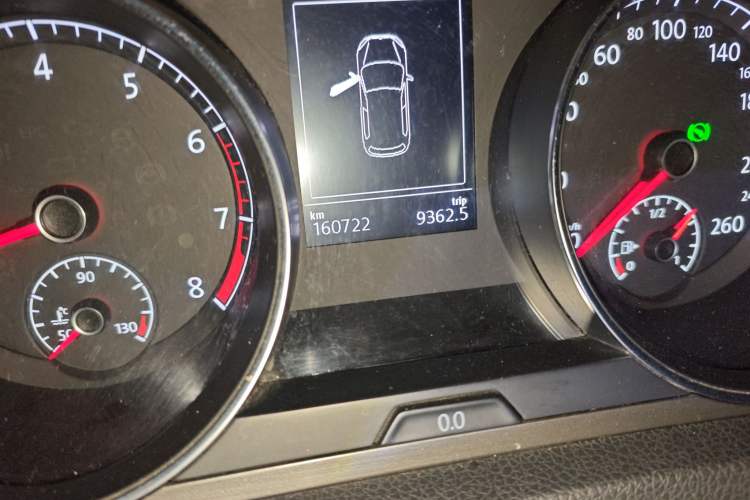 Used Volkswagen Golf 2016 230TSI Automatic Comfort Version Odometer Close Up