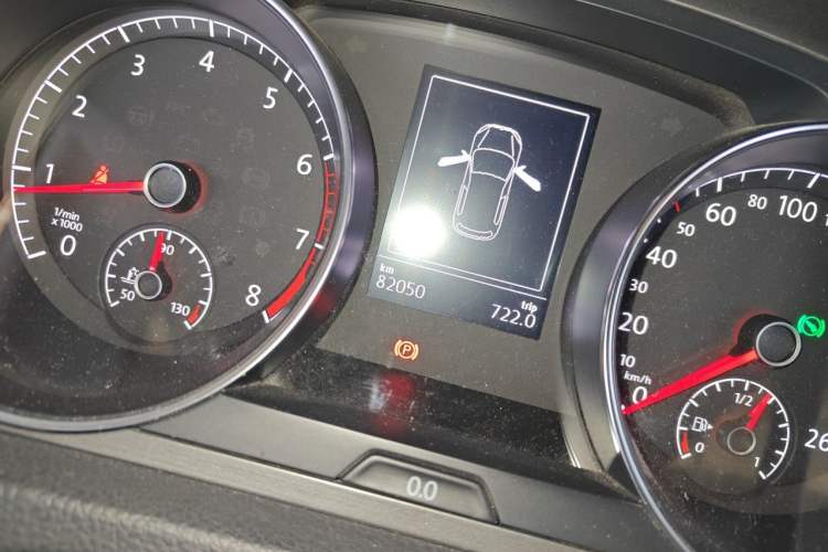 Used Volkswagen Golf 2016 1.6L Automatic Comfort Model Odometer Close Up