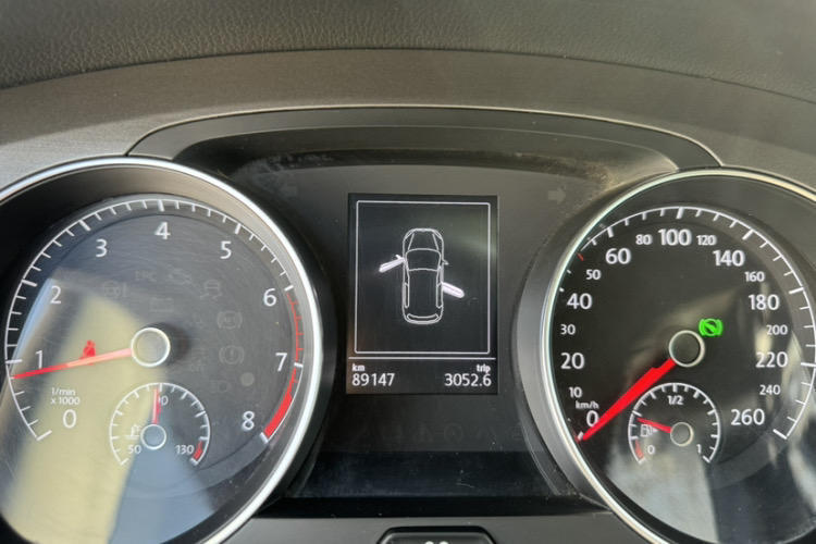 Used Volkswagen Golf 2016 230TSI Automatic Luxury Version Odometer Close Up