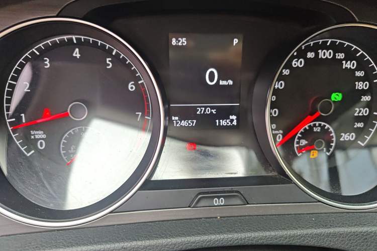 Used Volkswagen Golf 2016 230TSI Automatic Comfort Version Odometer Close Up