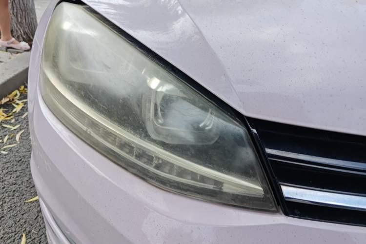 Used Volkswagen Golf 2016 230TSI Automatic Luxury Version Right Front Headlight