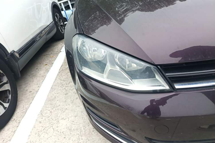 Used Volkswagen Golf 2016 230TSI Automatic Comfort Version Right Front Headlight