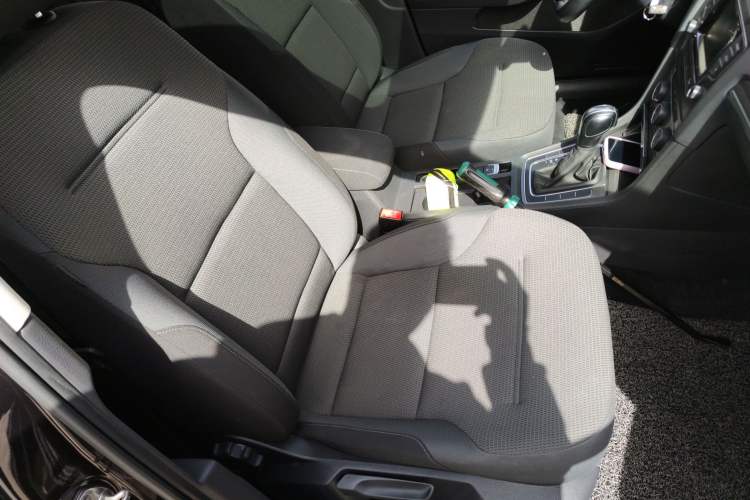 Used Volkswagen Golf 2016 1.6L Automatic Comfort Model Right Front Seat