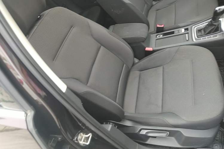 Used Volkswagen Golf 2016 230TSI Automatic Comfort Version Right Front Seat