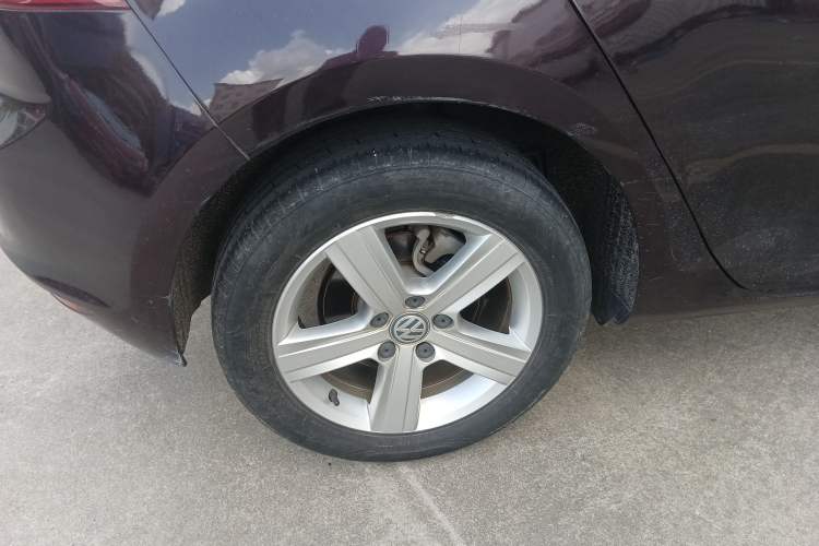 Used Volkswagen Golf 2016 230TSI Automatic Comfort Version Right Rear Wheel Hub