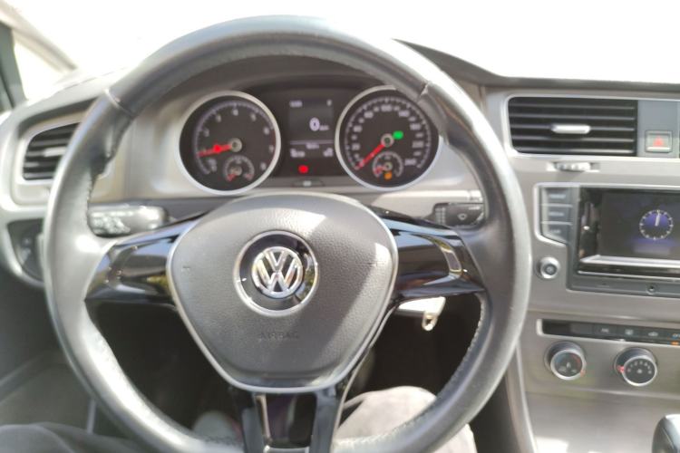 Used Volkswagen Golf 2016 1.6L Automatic Comfort Model Steering Wheel