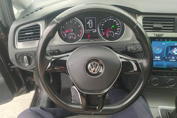 Used Volkswagen Golf 2016 230TSI Automatic Comfort Version Steering Wheel
