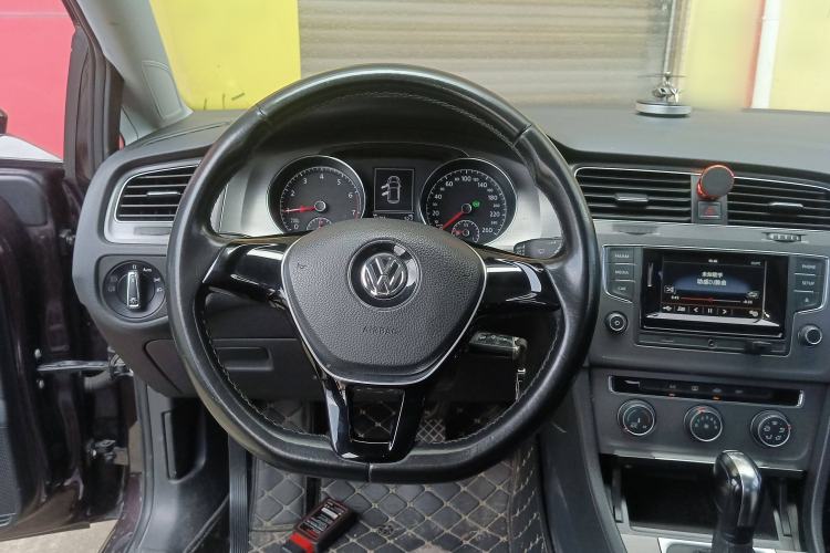 Used Volkswagen Golf 2016 230TSI Automatic Comfort Version Steering Wheel