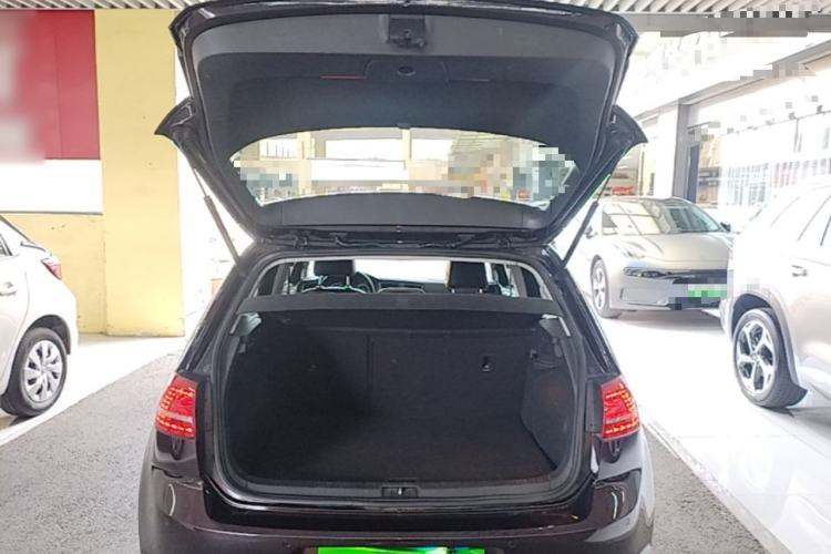 Used Volkswagen Golf 2016 1.6L Automatic Comfort Model Trunk