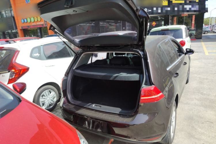 Used Volkswagen Golf 2016 1.6L Automatic Comfort Model Trunk