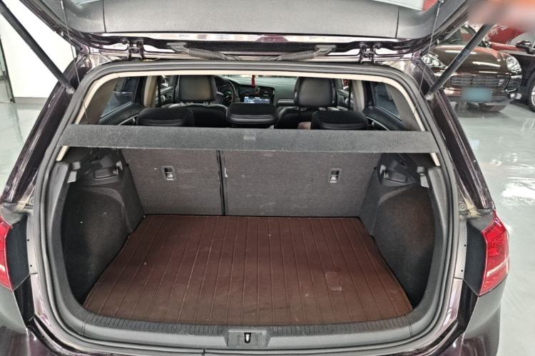 Used Volkswagen Golf 2016 1.6L Automatic Comfort Model Trunk
