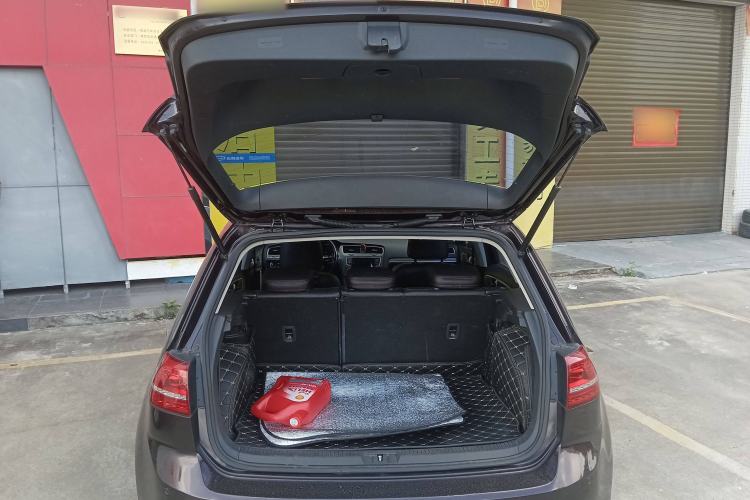 Used Volkswagen Golf 2016 230TSI Automatic Comfort Version Trunk