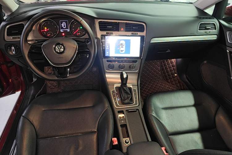 Used Volkswagen Golf 2016 230TSI Automatic Comfort Version Audio And AC Panel