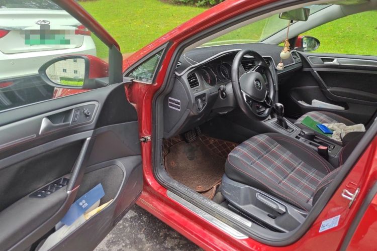 Used Volkswagen Golf 2016 1.6L Automatic Comfort Model Driver Seat