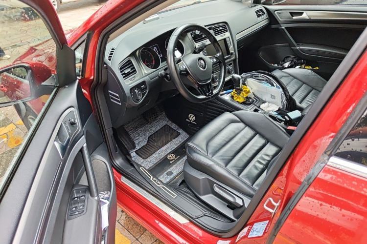 Used Volkswagen Golf 2016 230TSI Automatic Luxury Version Driver Seat