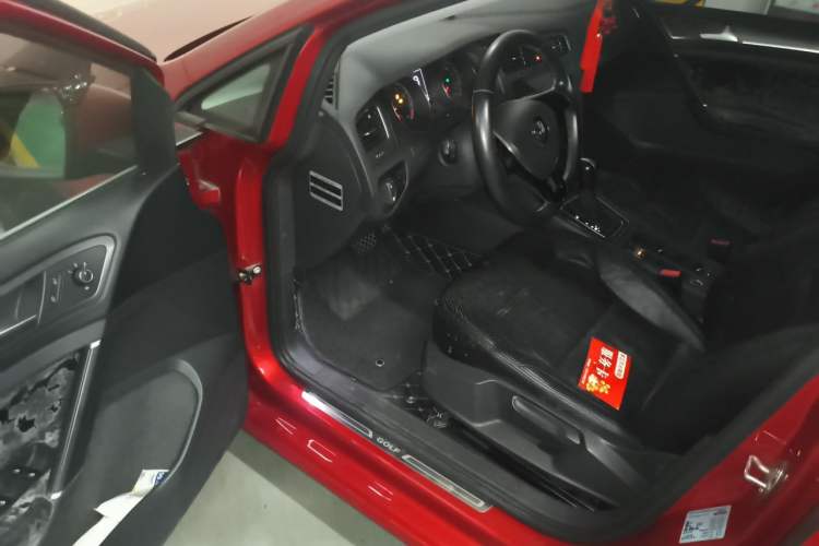 Used Volkswagen Golf 2016 1.6L Automatic Comfort Model Driver Seat