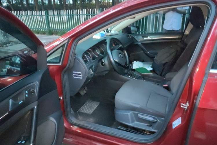Used Volkswagen Golf 2016 1.6L Automatic Comfort Model Driver Seat