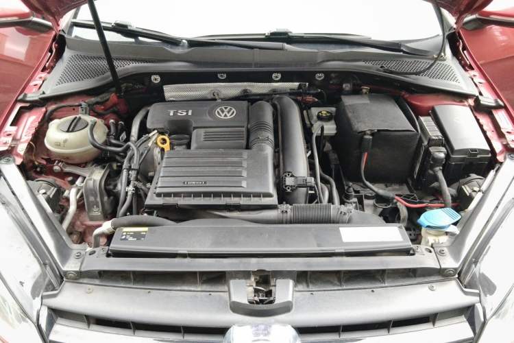 Used Volkswagen Golf 2016 230TSI Automatic Luxury Version Engine Bay