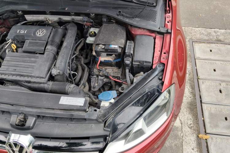Used Volkswagen Golf 2016 230TSI Automatic Comfort Version Engine Bay Left