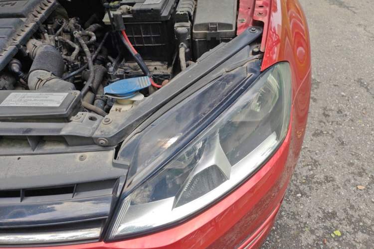 Used Volkswagen Golf 2016 1.6L Automatic Comfort Model Engine Bay Left