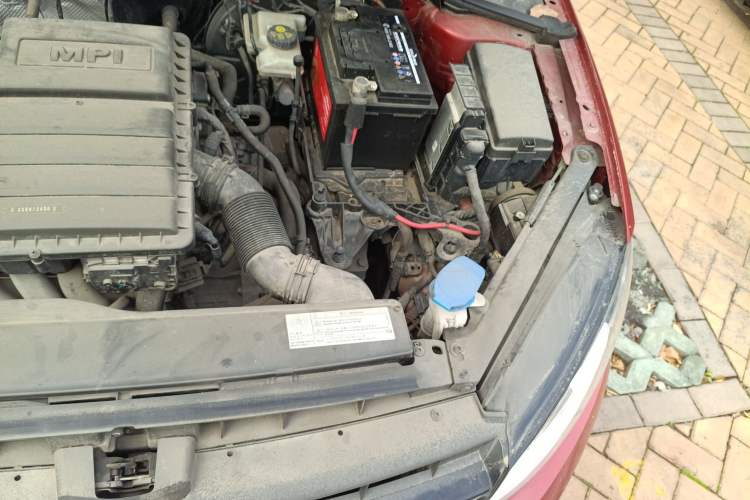 Used Volkswagen Golf 2016 1.6L Automatic Fashion Model Engine Bay Left