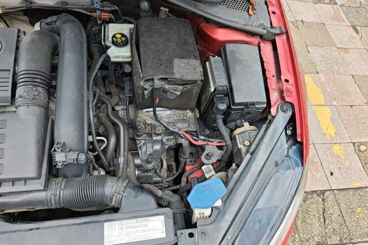 Used Volkswagen Golf 2016 230TSI Automatic Luxury Version Engine Bay Left