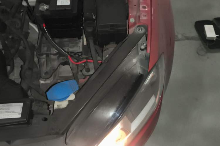Used Volkswagen Golf 2016 1.6L Automatic Comfort Model Engine Bay Left