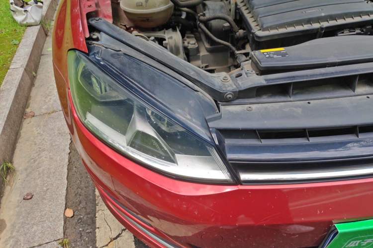 Used Volkswagen Golf 2016 1.6L Automatic Comfort Model Engine Bay Right
