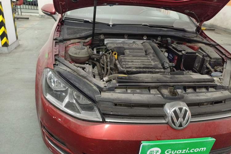 Used Volkswagen Golf 2016 230TSI Automatic Comfort Version Engine Bay Right