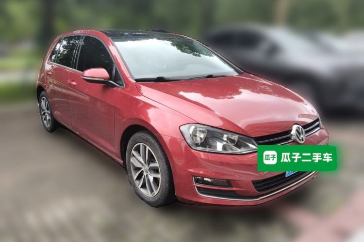 Used Volkswagen Golf 2016 230TSI Automatic Luxury Version Front Right 45 Deg