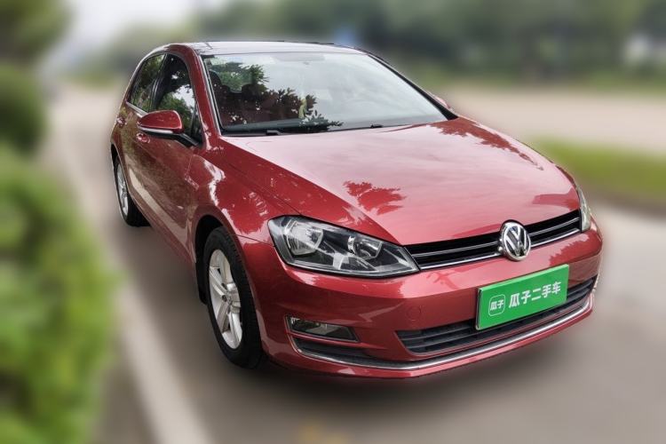 Used Volkswagen Golf 2016 230TSI Automatic Comfort Version Front Right 45 Deg