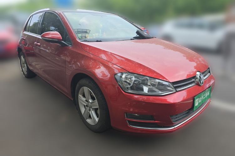 Used Volkswagen Golf 2016 230TSI Automatic Comfort Version Front Right 45 Deg