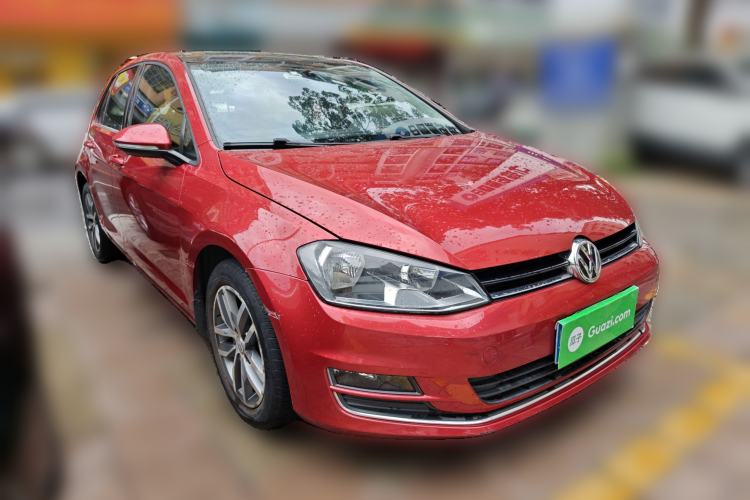 Used Volkswagen Golf 2016 230TSI Automatic Luxury Version Front Right 45 Deg
