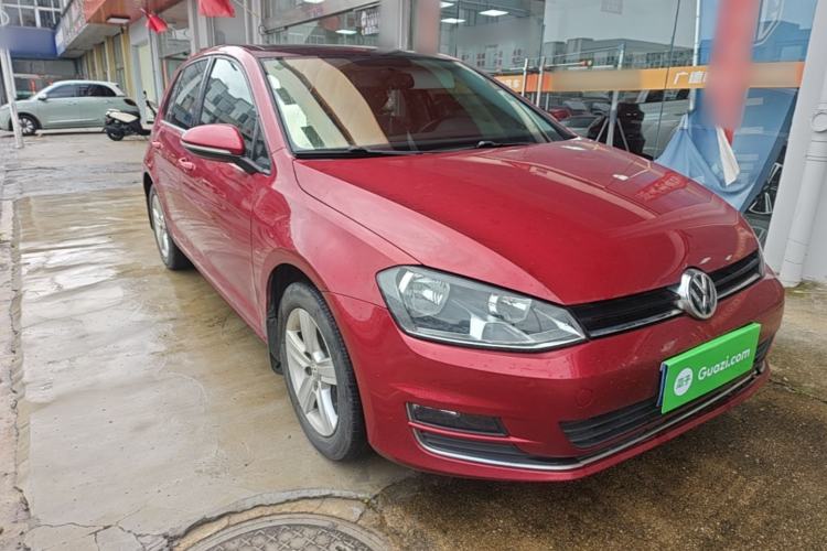 Used Volkswagen Golf 2016 230TSI Automatic Comfort Version Front Right 45 Deg