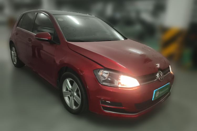 Used Volkswagen Golf 2016 1.6L Automatic Comfort Model Front Right 45 Deg
