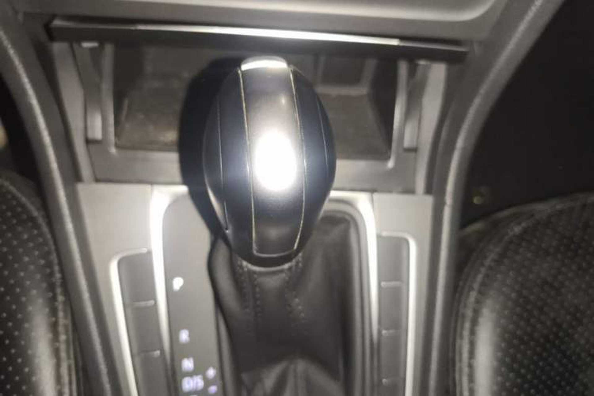 Used Volkswagen Golf 2016 1.6L Automatic Comfort Model Gear Lever