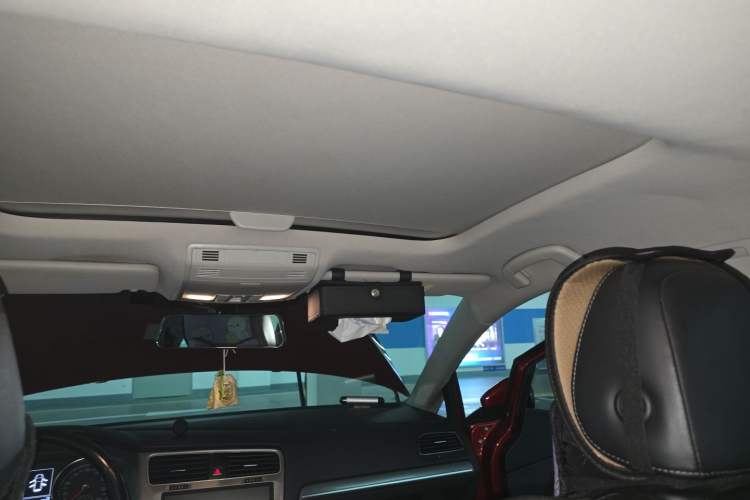 Used Volkswagen Golf 2016 230TSI Automatic Luxury Version Headliner