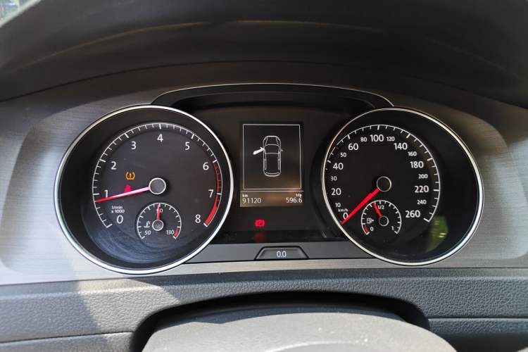 Used Volkswagen Golf 2016 230TSI Automatic Luxury Version Instrument Cluster