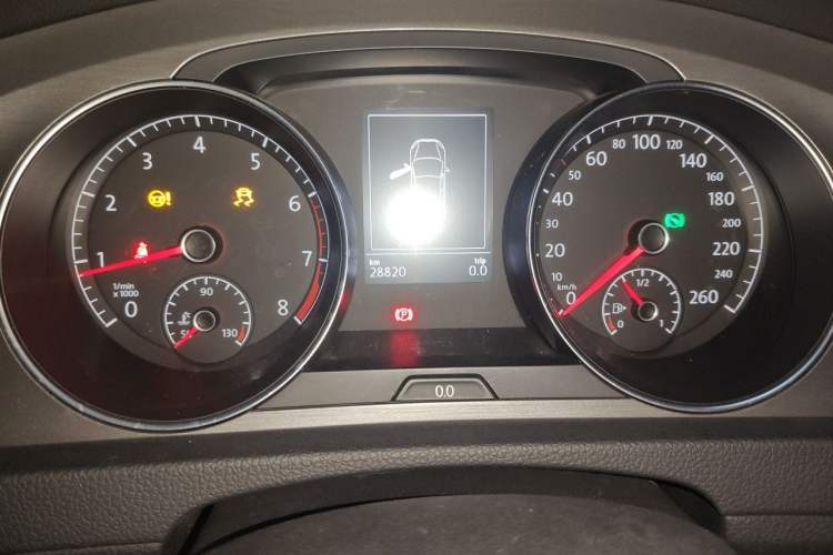 Used Volkswagen Golf 2016 230TSI Automatic Luxury Version Instrument Cluster