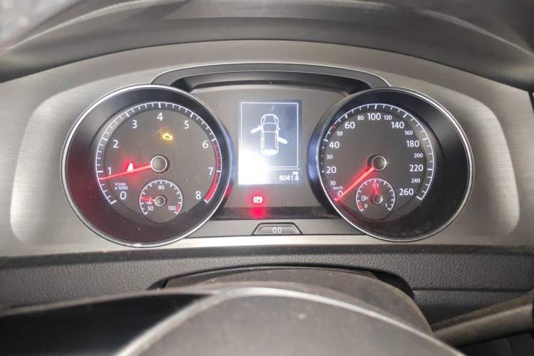 Used Volkswagen Golf 2016 230TSI Automatic Comfort Version Instrument Cluster