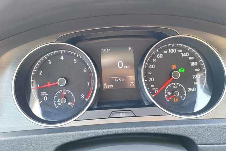 Used Volkswagen Golf 2016 230TSI Automatic Luxury Version Instrument Cluster