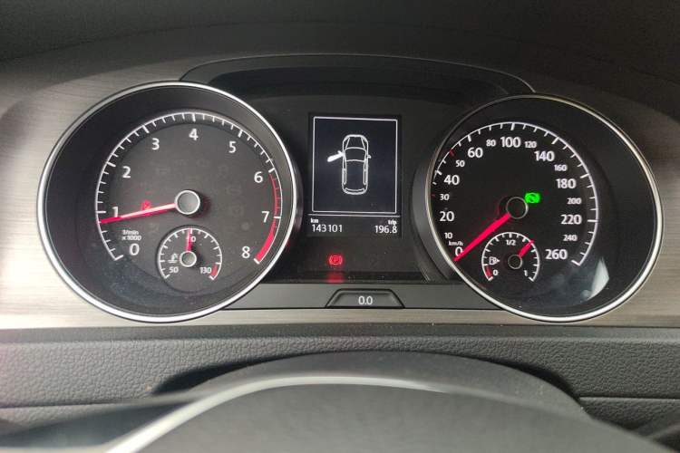Used Volkswagen Golf 2016 230TSI Automatic Luxury Version Instrument Cluster