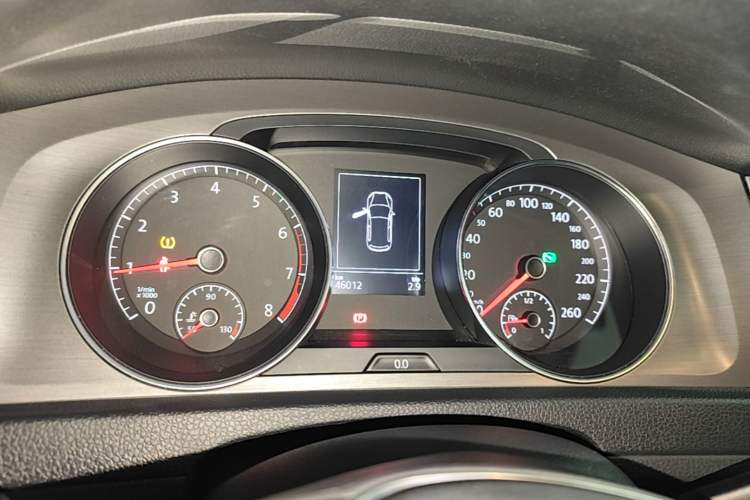 Used Volkswagen Golf 2016 230TSI Automatic Comfort Version Instrument Cluster