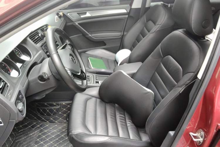 Used Volkswagen Golf 2016 230TSI Automatic Luxury Version Left Front Seat